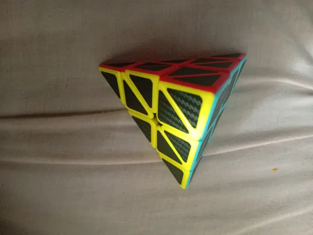 Cubo Rubik Piramidal