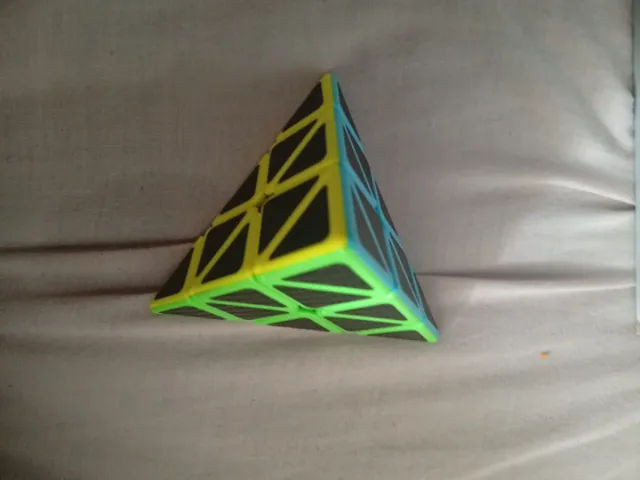 Cubo Rubik Piramidal