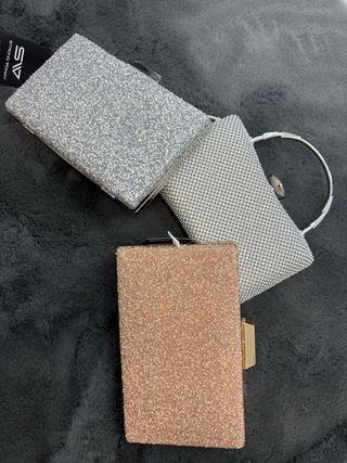 Bolso de fiesta con brillos dorado