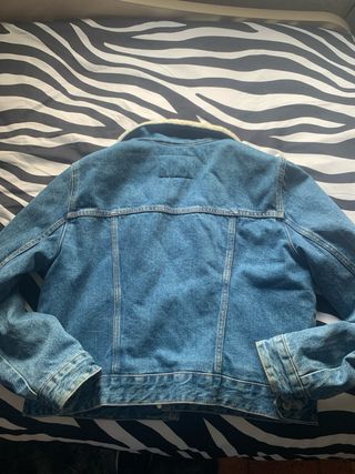 Cazadora vaquera Zara forrada Talla M
