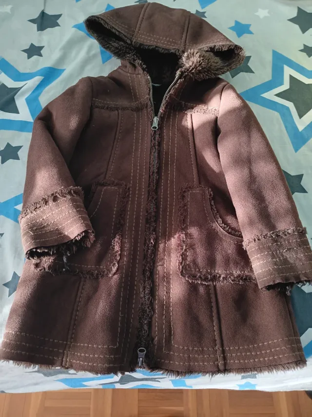 Abrigo niña marrón capucha talla 3/4 años