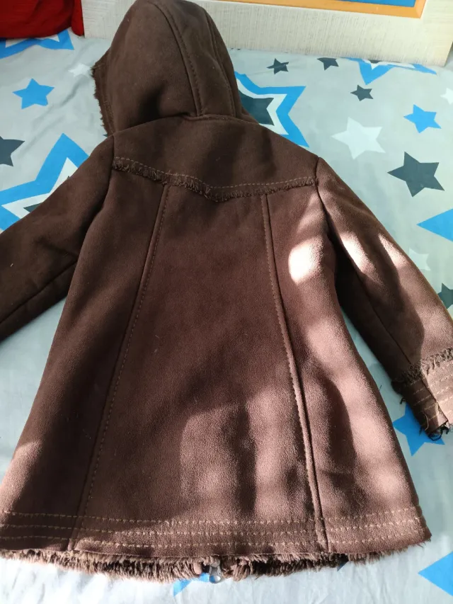 Abrigo niña marrón capucha talla 3/4 años