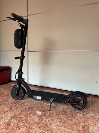 Patinete eléctrico negro