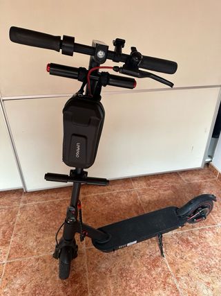 Patinete eléctrico negro