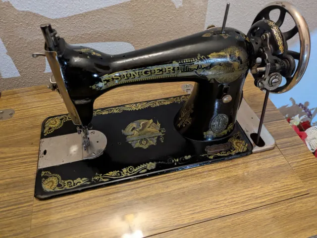 Máquina de coser Singer antigua