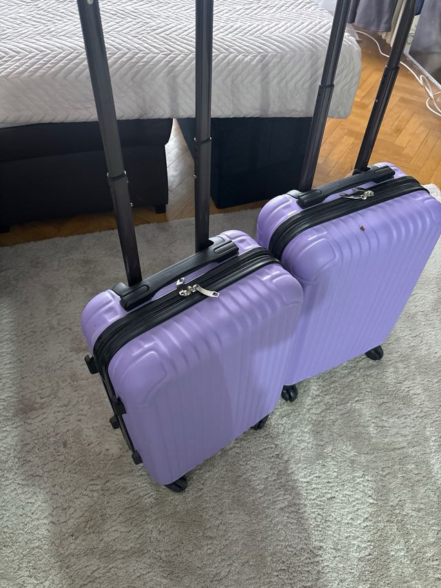 Maletas moradas (2 unidades)
