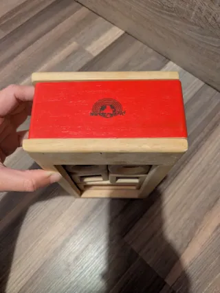 Bloques de madera translúcidos con sonidos