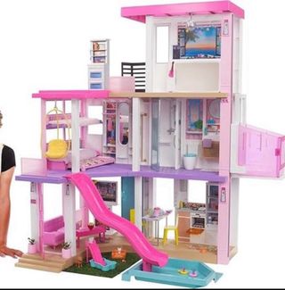 Casa de Barbie con tobogán y piscina