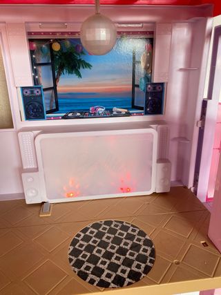 Casa de Barbie con tobogán y piscina