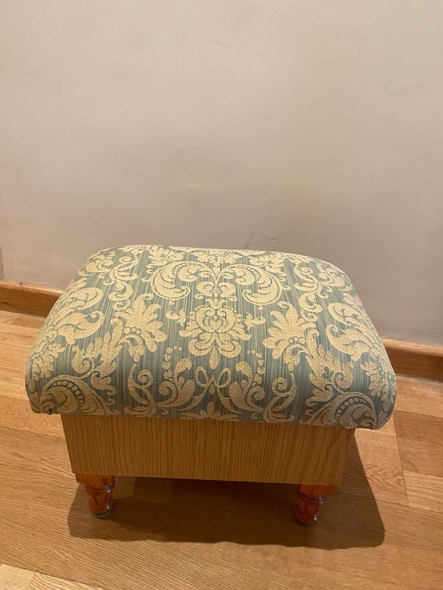 Taburete tapizado estampado