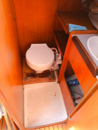 Velero y amarre en Aguadulce