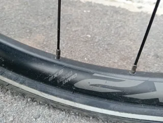 Bici Gravel Giant Azul y Blanca