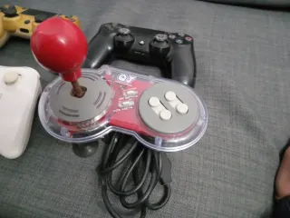 Lote mandos consolas para piezas.