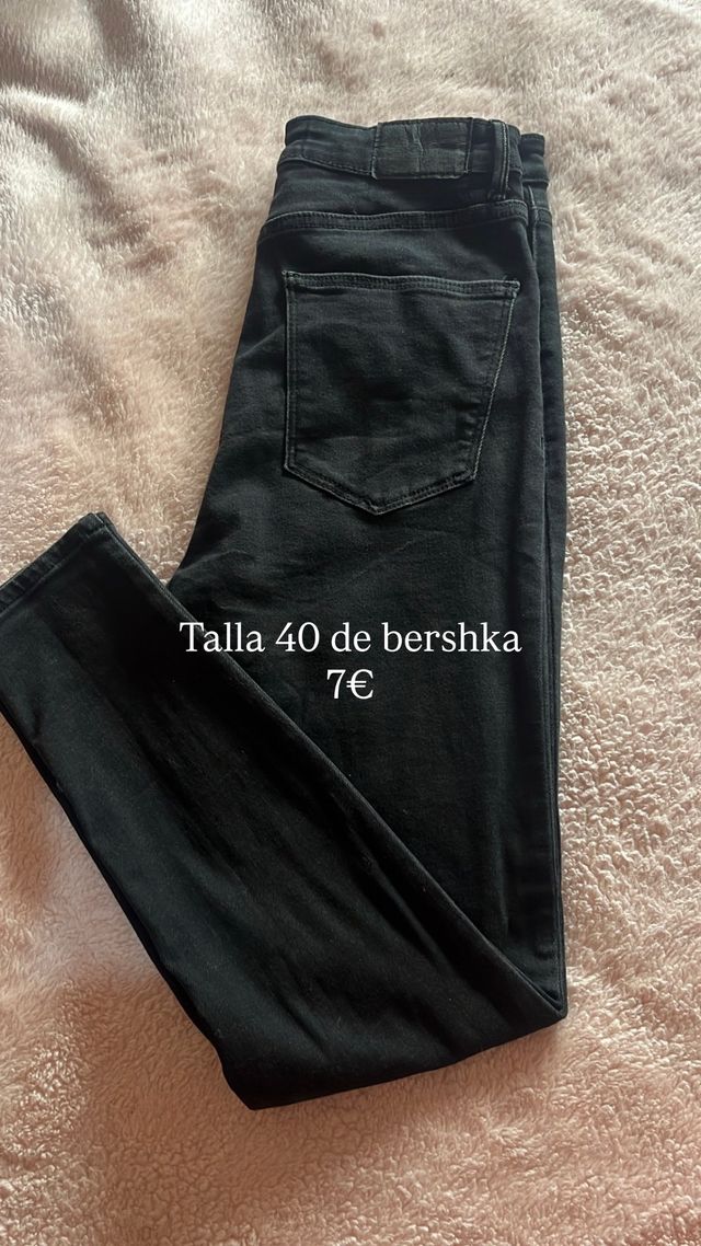 Pantalones negros Bershka talla 40