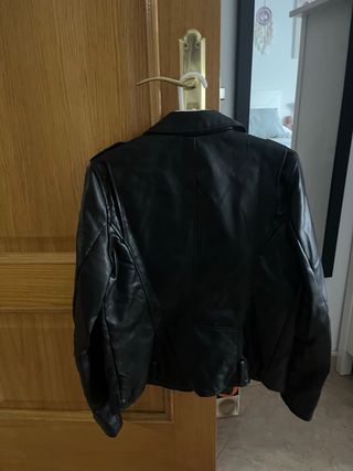 Cazadora cuero mujer negra