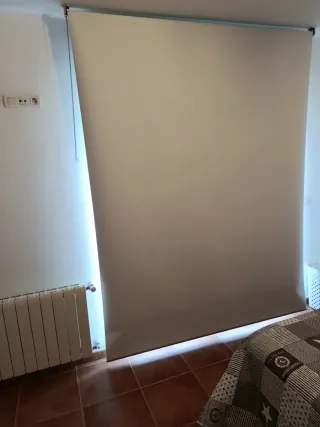 Estor enrollable opaco