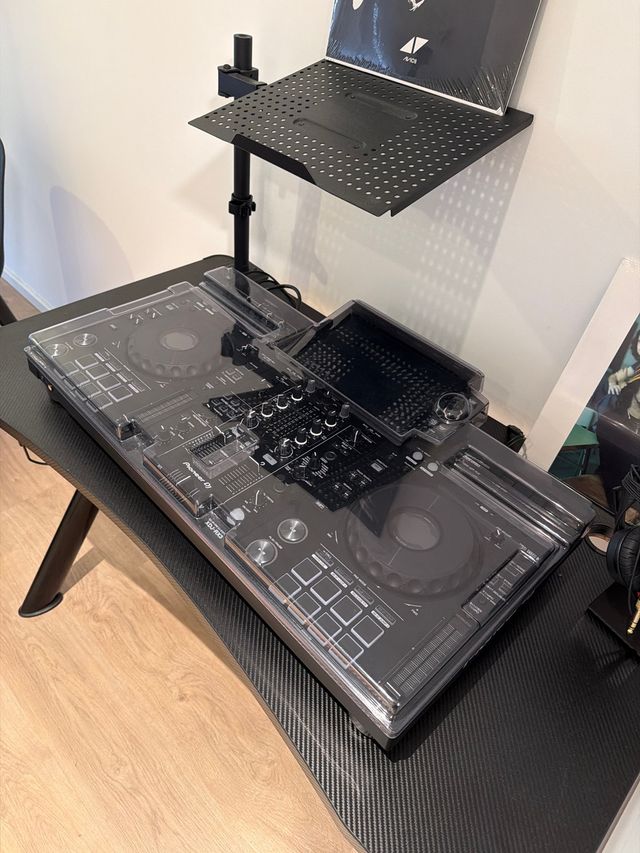 Pioneer XDJ-RX3 con protector y maleta de viaje