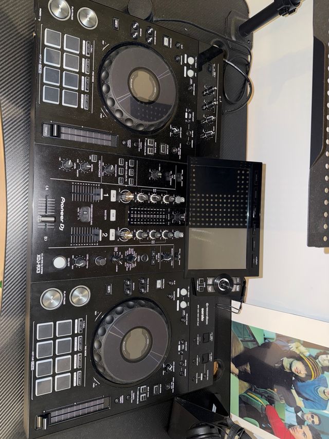 Pioneer XDJ-RX3 con protector y maleta de viaje