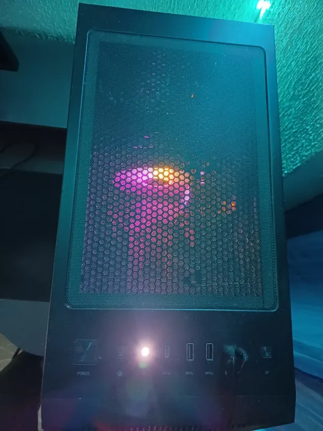 PC Gaming Negro con RGB