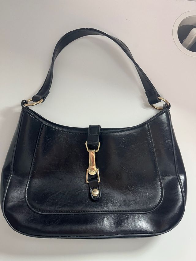 Bolso de hombro negro