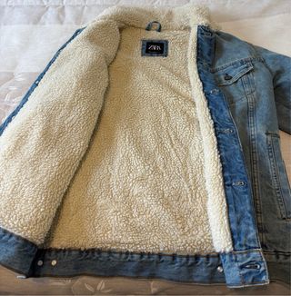 Chaqueta vaquera con forro sherpa