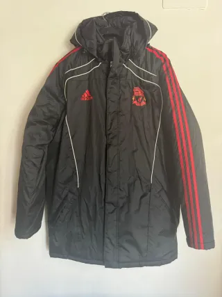 Chaqueta Adidas Negra y Roja