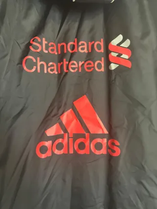 Chaqueta Adidas Negra y Roja