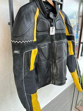 Chaqueta de moto cuero negra y amarilla