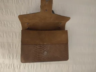 Bolso marrón efecto piel serpiente
