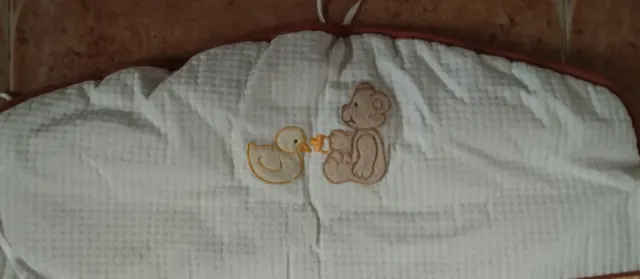 Edredón y chichonera cuna