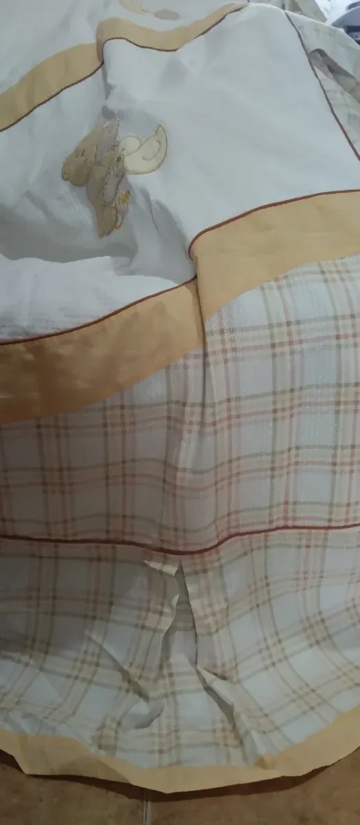 Edredón y chichonera cuna