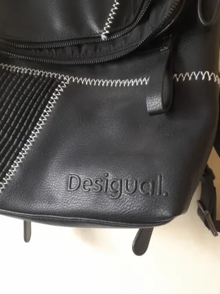 Mochila Desigual.
