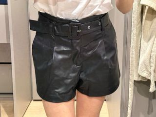 Shorts polipiel negro Zara Talla S