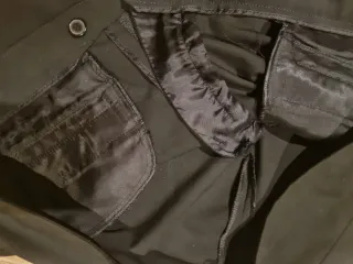 Pantalón negro Zara Talla 44.