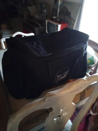 Bolso de viaje rectangular negro