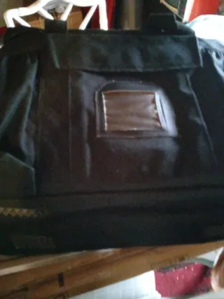 Bolso de viaje rectangular negro