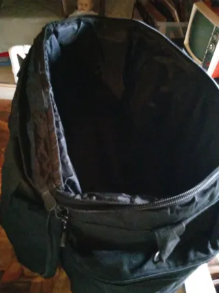 Bolso de viaje rectangular negro