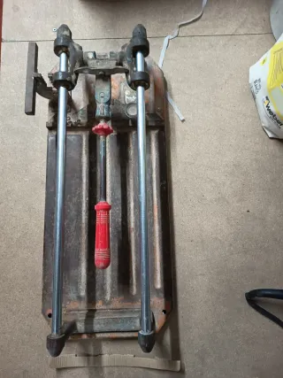 Cortadora de azulejos Rubi