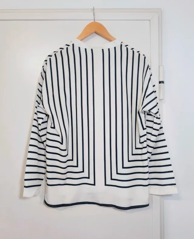 Blusa de rayas blanca y negra talla L