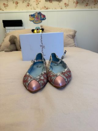 Bailarinas brillo de la marca de flores y floreros