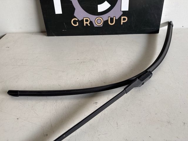 Brazo limpia izq Peugeot 5008 ref: 3392125734