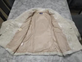 Chaquetón de pelo color crudo