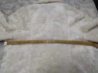 Chaquetón de pelo color crudo