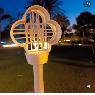 Baston varita luz Huntrix blanco