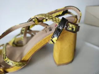Sandalias Ante Amarillo Serpiente