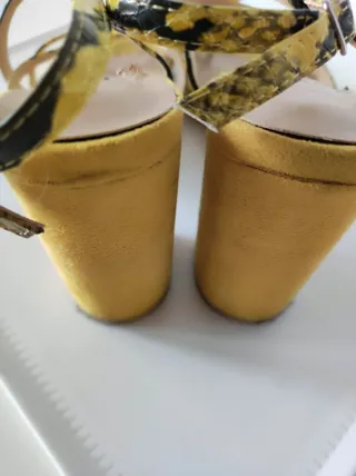 Sandalias Ante Amarillo Serpiente