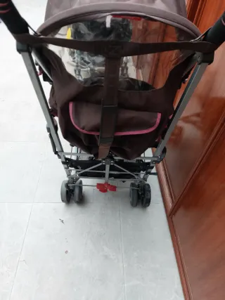 Cochecito Maclaren rosa y marrón