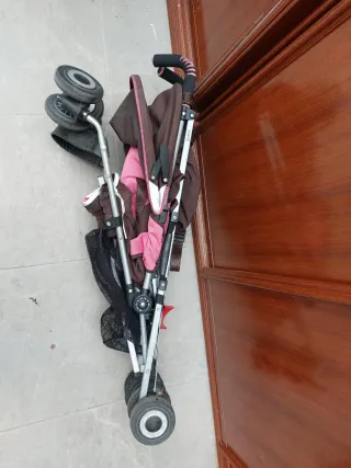 Cochecito Maclaren rosa y marrón