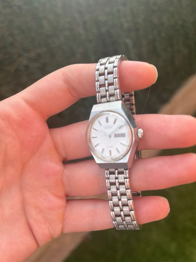 Reloj Citizen Automático Daydate Plateado