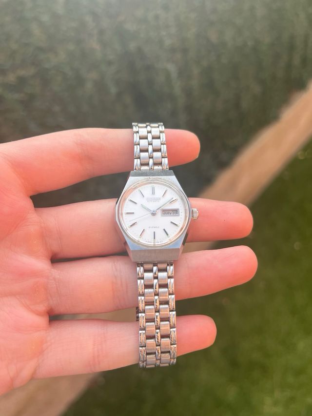 Reloj Citizen Automático Daydate Plateado